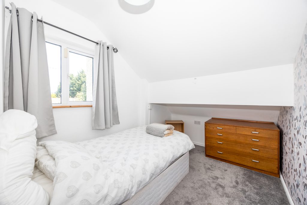 Iona, Suncroft Avenue, Strand Road, Portmarnock, Co. Dublin Iona, Suncroft Avenue, Strand Road, Portmarnock, Co. Dublin