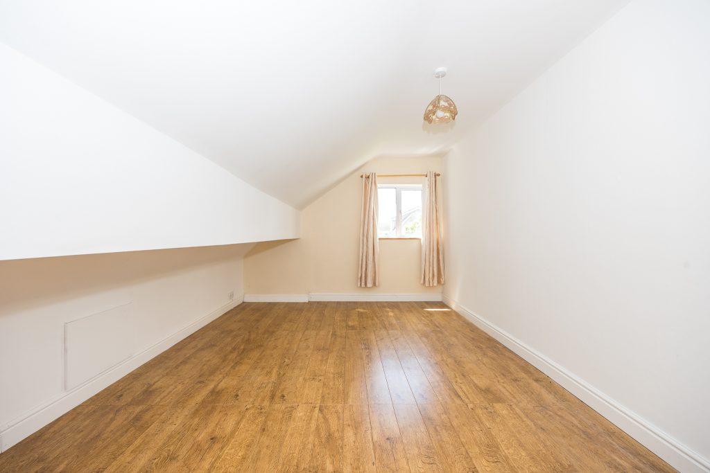 Iona, Suncroft Avenue, Strand Road, Portmarnock, Co. Dublin Iona, Suncroft Avenue, Strand Road, Portmarnock, Co. Dublin